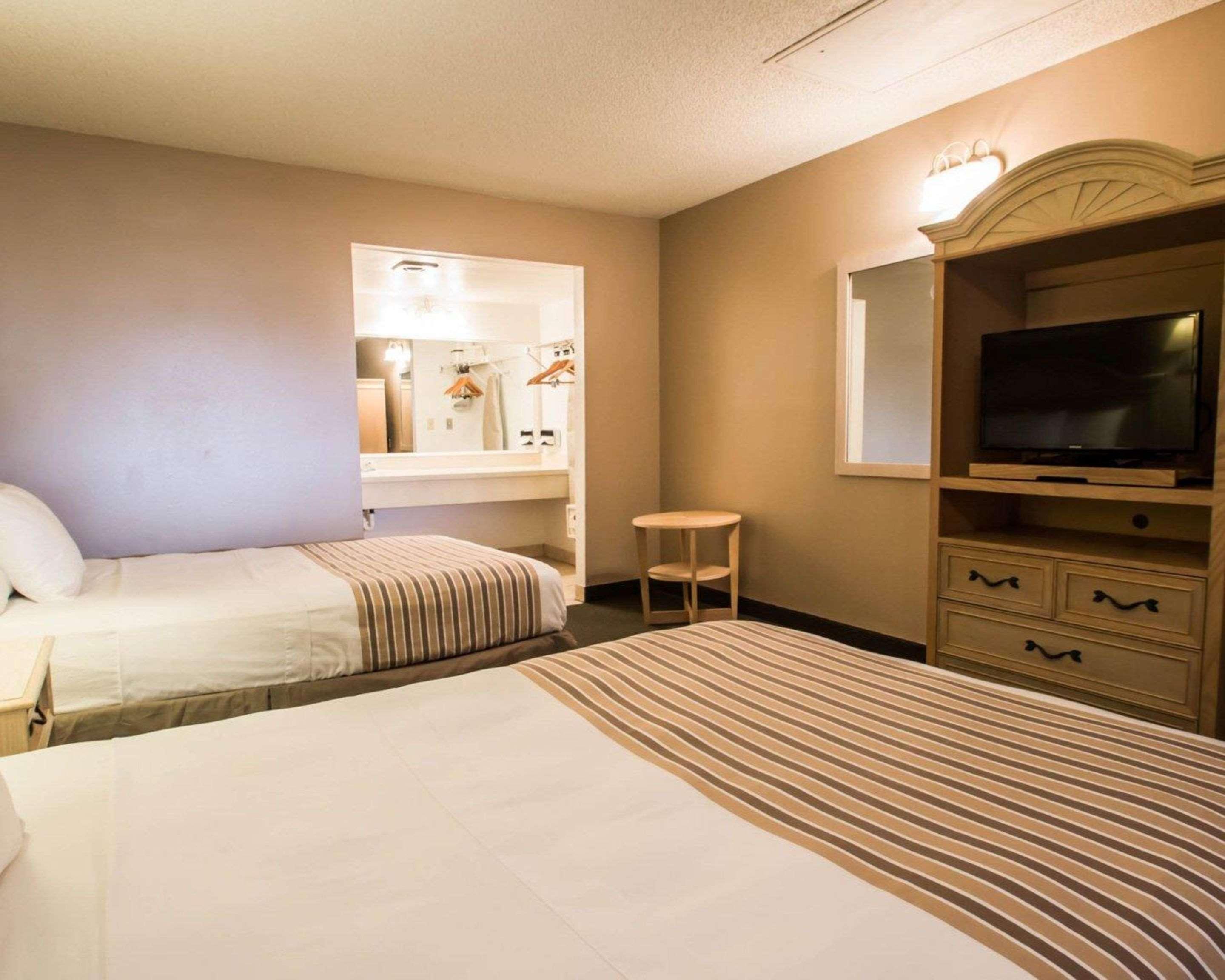 Rodeway Inn Forest City Luaran gambar
